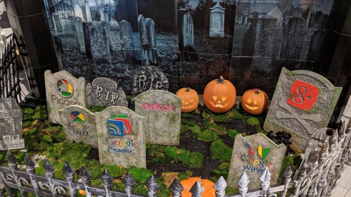 Google comemora Haloween com cemitério cheio de seus produtos 'mortos'