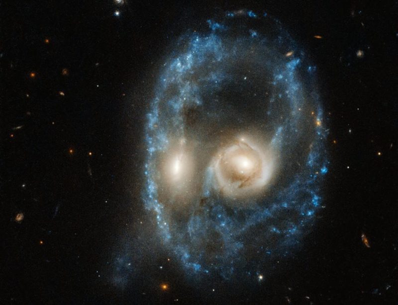 Telescópio Hubble vê um rosto macabro nas profundezas do espaço